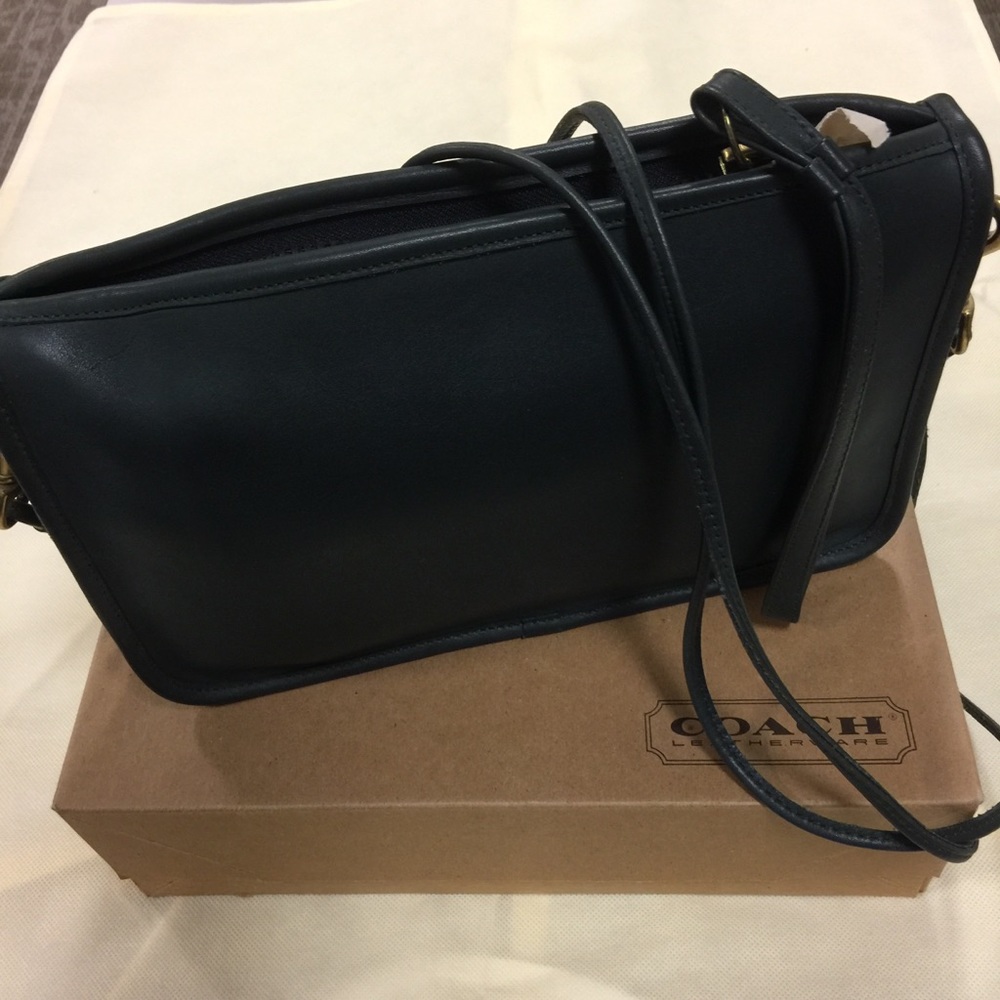 Stunning hunter green coach leather Crossbody